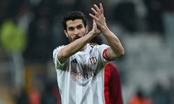 Necip Uysal: "Kariyerime bu forma altında nokta koyacağım"