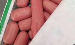 Bursa'da gıda skandalı: Son kullanma tarihi geçmiş sosisi satın aldı, son anda fark etti...