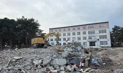 Bursa'da Hamitler Adnan Türkay Ortaokulu yıkıldı