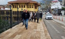 Bursa'da tarihi Setbaşı Köprüsü'ne mermer döşendi