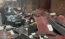 İstanbul’da fırtına bilançosu: 23 çatı uçtu, 28 ağaç devrildi