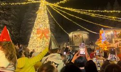 Uludağ'da 2026'ya coşkulu merhaba: Gökyüzü havai fişeklerle aydınlandı