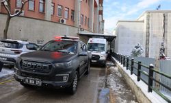 Kardan yolu kapanan hastaya büyükşehir ekipleri yetişti