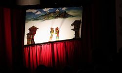 Osmangazi'de gölge oyunu karagöz'e çocuklardan büyük ilgi