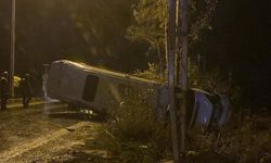 İşçileri taşıyan minibüs devrildi: 13 yaralı