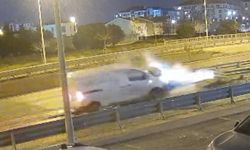 Alkollü sürücünün kullandığı araç bariyere ok gibi saplandı... O anlar kamerada