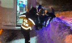 Ambulans karla mücadele ekiplerinin yardımıyla hastaya ulaştı