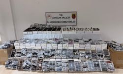 Antalya'da gümrük kaçağı güneş gözlüğü ve saat ele geçirildi