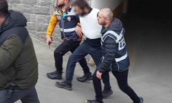Arkadaşını bıçaklayarak öldüren zanlı emniyetteki sorgusunun ardından adliyeye sevk edildi