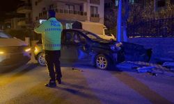 Bayındır'da otomobiller çarpıştı: 1 yaralı