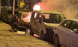 Bilecik'te park halindeki otomobil alev alev yandı