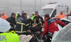 Burdur'da yoğun siste zincirleme kaza: 1'i ağır 2 yaralı