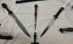 Bursa'da tarihi eser operasyonu: Çok sayıda silah ve obje ele geçirildi