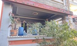 Defne'de yanan ev kullanılmaz hale geldi