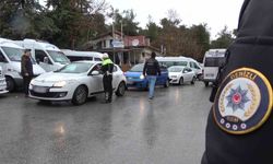 Denizli Emniyet Müdürlüğü yılbaşı gecesi 4 bin şahsı 3 bin aracı kontrol etti