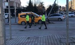 Direksiyon başında kalp krizi geçiren taksi şoförü hayatını kaybetti