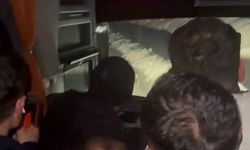 Diyarbakır'da yolcu otobüsünün devrilme anı kameralara yansıdı