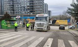 Hafriyat kamyonunun üzerinden geçtiği kadın ağır yaralandı