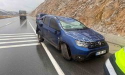 Hurdaya dönen araçta şans eseri kazayı yaralı atlattı