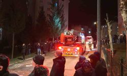 İnegöl'de ev yangını: 1'i çocuk 3 kişi dumandan etkilendi