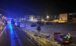 Isparta'da iki otomobil çarpıştı: 3 yaralı