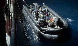 İzmir'de 33 göçmen kurtarıldı, 17 göçmen yakalandı