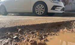 İzmir'de altyapı çalışmaları yolları köstebek yuvasına çevirdi