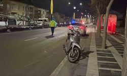 Karaman'da devrilen motosikletin sürücüsü yaralandı