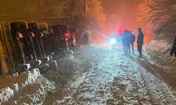 Karda kayan CNG tankeri devrildi