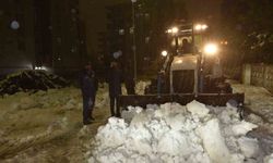 Karla kapanan kırsal mahalledeki diyaliz hastasına belediye ekipleri ulaştı