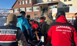 Kayak merkezinde düşerek yaralanan şahsın yardımına JAK ve UMKE yetişti