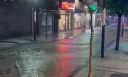 Kırklareli'nde sağanak yağış hayatı olumsuz etkiledi: Cadde ve sokaklar göle döndü