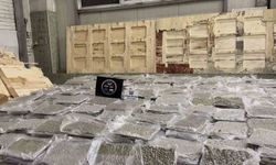 Kontrplaklar arasına gizlenen 700 kilo esrar sınırda ele geçirildi