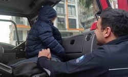 Küçük yaştaki çocuğu evde tek başına bıraktı, komşuların ihbarı ekipleri alarma geçirdi