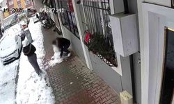 Küçükçekmece'de çocukların yaptığı kardan adamı götürdü