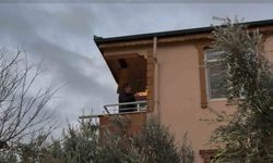 Bursa'da lodosun etkisiyle alevler komşu binaya sıçradı