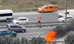 Lüks araç seyir hakindeyken alev topuna döndü