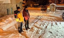 Mahsur kalan hasta vatandaşın yardımına karla mücadele ekipleri yetişti