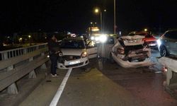 Manavgat'ta köprülü kavşakta zincirleme kaza: 2 yaralı