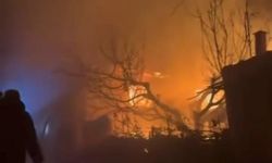 Bursa'da geceyi aydınlatan alevler, evi küle çevirdi