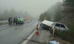 Otobüs ile Tofaş otomobil çarpıştı