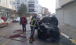 Pınarhisar'da park halindeki otomobil alevlere teslim oldu