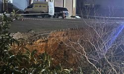 Sultanbeyli'de istinat duvarı aracın üzerine çöktü