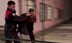 Tartıştığı arkadaşını tabancayla vurdu