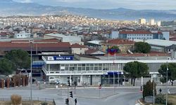 Tren garı önünde unutulan valiz bomba paniğine neden oldu