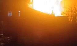 Ümraniye'de korkutan çatı yangını