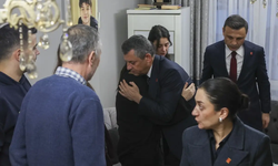 Özgür Özel Atlas Çağlayan’ın ailesine ziyaret