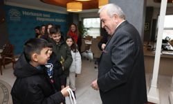 Bursa'da "Köyünün Geleceği Misin?" projesine katılan çocuklardan başkana hediye