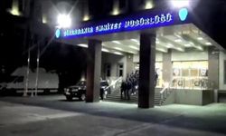 Diyarbakır İl Emniyet Müdürlüğü binası önüne el yapımı patlayıcı atıldı