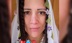 Elif Boyner'den bayraklı kurtlu paylaşım